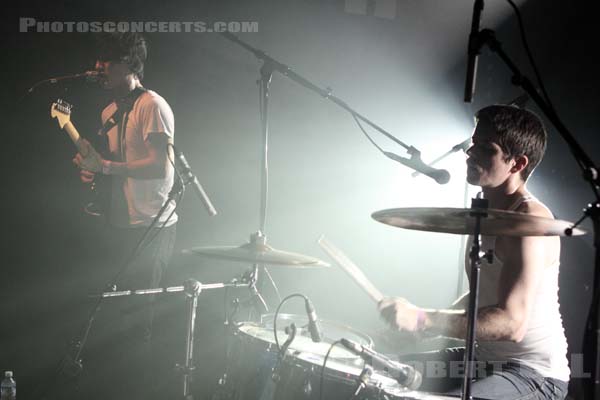 THE DODOS - 2011-05-18 - PARIS - Point Ephemere - 